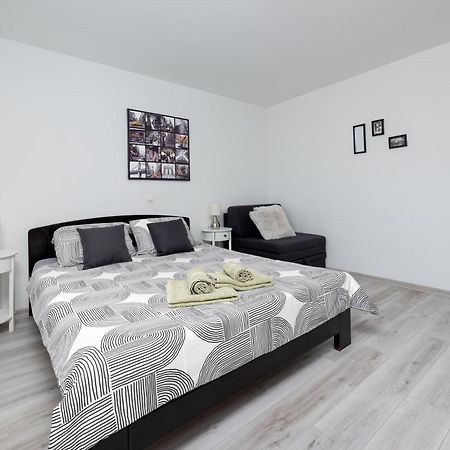 Apartment Kokolo With Sea View Split Exterior photo
